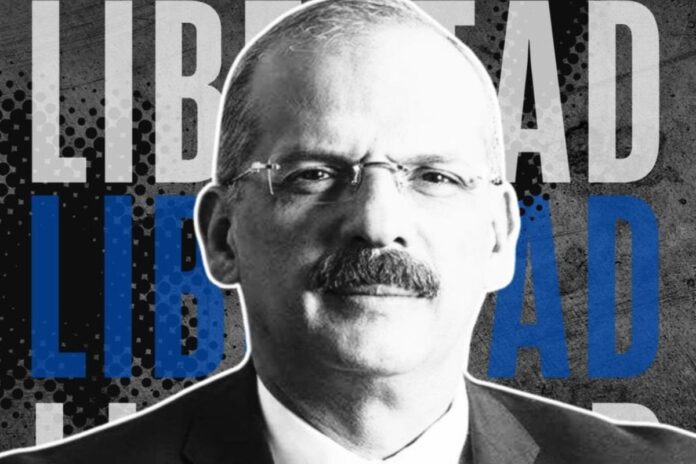 Familiares de Alejandro Rebolledo denuncian graves violaciones a sus DD. HH. tras cinco meses de detención en El Helicoide Familiares de Alejandro Rebolledo denuncian graves violaciones a sus DD. HH. tras cinco meses de detención en El Helicoide