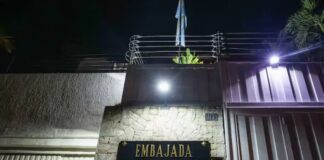 Cruz Roja brindó asistencia médica a opositores asilados en Embajada de Argentina en Caracas Cruz Roja brindó asistencia médica a opositores asilados en Embajada de Argentina en Caracas