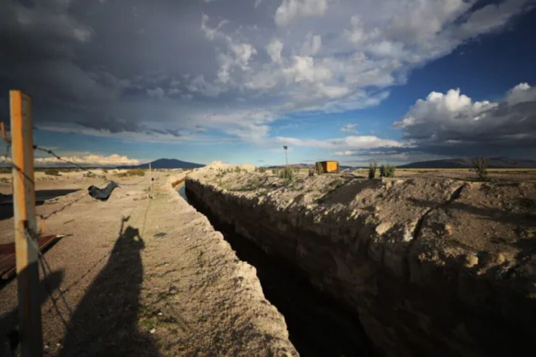 Chile refuerza su frontera con Bolivia mientras miles de venezolanos enfrentan condiciones extremas y abandono humanitario