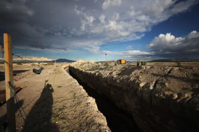 Chile refuerza su frontera con Bolivia mientras miles de venezolanos enfrentan condiciones extremas y abandono humanitario Chile refuerza su frontera con Bolivia mientras miles de venezolanos enfrentan condiciones extremas y abandono humanitario