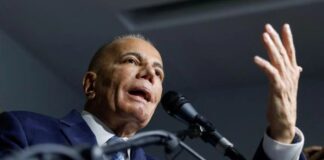 Manuel Rosales confirma que se postulará y asegura que evalúan candidaturas para el #25May Manuel Rosales confirma que se postulará y asegura que evalúan candidaturas para el #25May