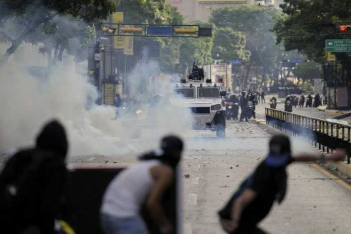 HRW denuncia asesinatos, torturas y desapariciones forzadas tras las elecciones presidenciales de 2024 en Venezuela HRW denuncia asesinatos, torturas y desapariciones forzadas tras las elecciones presidenciales de 2024 en Venezuela
