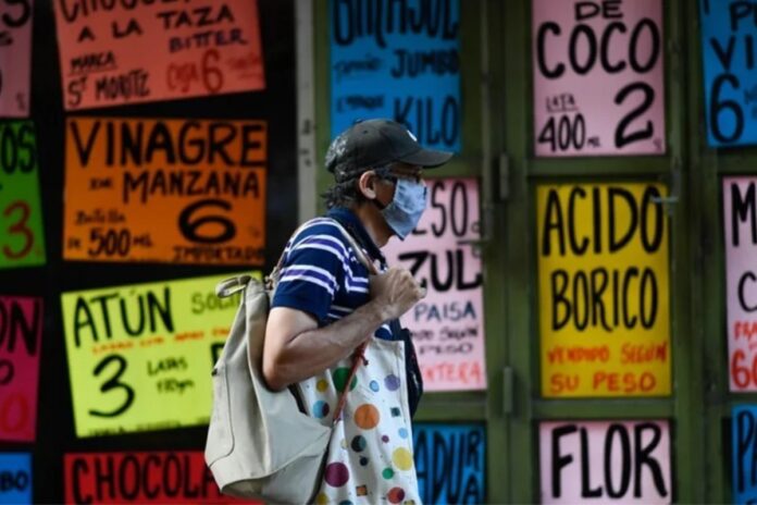 Observatorio Venezolano de Finanzas prevé contracción económica de -2,5 % e inflación del 200 % en Venezuela para este año Observatorio Venezolano de Finanzas prevé contracción económica de -2,5 % e inflación del 200 % en Venezuela para este año