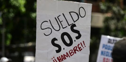 Funcionario del régimen desmiente aumento salarial para este #1May y mantiene expectativa por anuncios de Nicolás Maduro