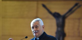 Padre Arturo Sosa rinde homenaje al papa Francisco: «Su palabra fue una luz de esperanza para el mundo» Padre Arturo Sosa rinde homenaje al papa Francisco: "Su palabra fue una luz de esperanza para el mundo"