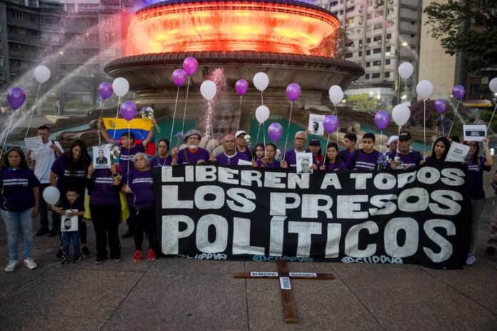 Denuncian falta de atención médica a más de 80 presos políticos detenidos por el régimen de Nicolás Maduro Denuncian falta de atención médica a más de 80 presos políticos detenidos por el régimen de Nicolás Maduro