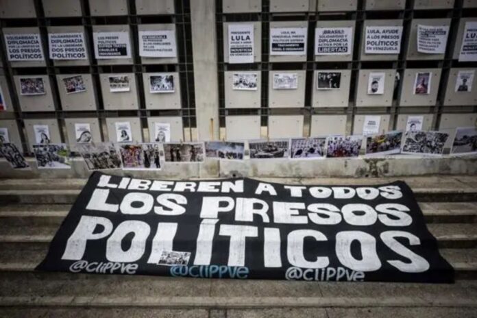 Foro Penal denuncia la existencia de 922 presos políticos en Venezuela Foro Penal denuncia la existencia de 922 presos políticos en Venezuela