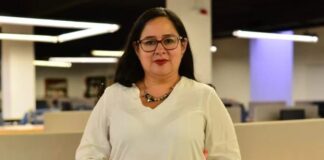 Arrestan a abogada que ayuda a migrantes venezolanos deportados a El Salvador Arrestan a abogada que ayuda a migrantes venezolanos deportados a El Salvador