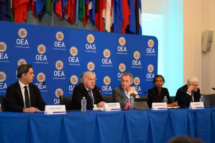 Expertos de la OEA acusan al régimen de Nicolás Maduro de atacar sistemáticamente a la población en Venezuela Expertos de la OEA acusan al régimen de Nicolás Maduro de atacar sistemáticamente a la población en Venezuela