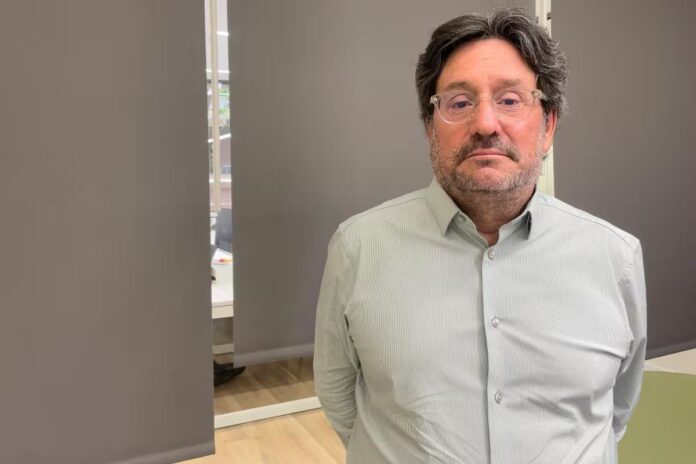 Francisco Santos comparó rescate de los opositores refugiados en la Embajada de Argentina con Operación Jaque: «Me recordó cuando Ingrid Betancourt se bajaba del avión» Francisco Santos comparó rescate de los opositores refugiados en la Embajada de Argentina con Operación Jaque: "Me recordó cuando Ingrid Betancourt se bajaba del avión"