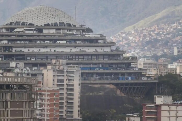 Liberan a italovenezolano que tenía cinco años preso en El Helicoide Liberan a italovenezolano que tenía cinco años preso en El Helicoide