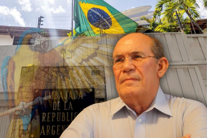 Omar González narra cómo sobrevivieron al asedio del régimen de Maduro en la embajada de Argentina: «Pudimos salir en sus narices y todavía no saben cómo lo hicimos» Omar González narra cómo sobrevivieron al asedio del régimen de Maduro en la embajada de Argentina: "Pudimos salir en sus narices y todavía no saben cómo lo hicimos"