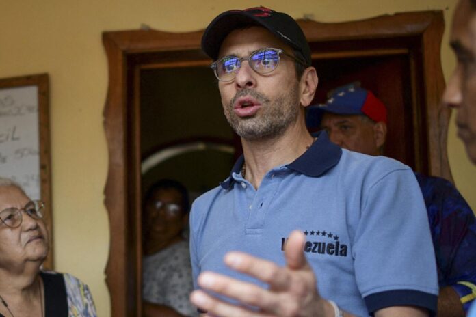 Henrique Capriles se aleja del liderazgo de la oposición: «No es verdad que tú legítimas a la dictadura votando» Henrique Capriles se aleja del liderazgo de la oposición: "No es verdad que tú legítimas a la dictadura votando"