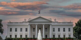 Casa Blanca pide a la Corte Suprema de EE. UU. que le permita expulsar a más de 200 migrantes venezolanos Casa Blanca pide a la Corte Suprema de EE. UU. que le permita expulsar a más de 200 migrantes venezolanos