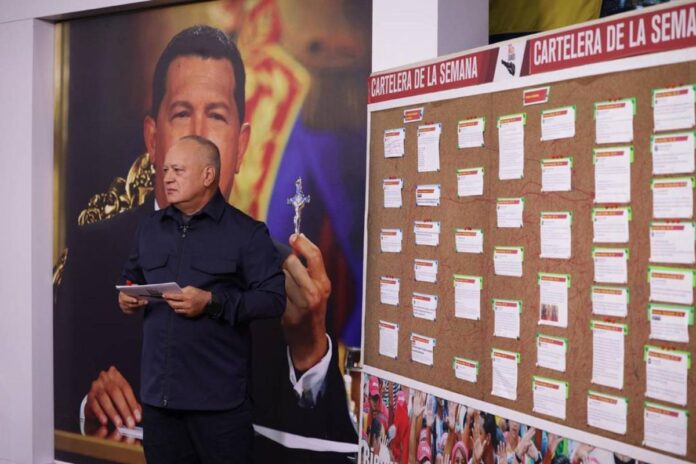 Diosdado Cabello responsabiliza a María Corina Machado por propuesta de intercambio de migrantes y presos políticos de Nayib Bukele Diosdado Cabello responsabiliza a María Corina Machado por propuesta de intercambio de migrantes y presos políticos de Nayib Bukele