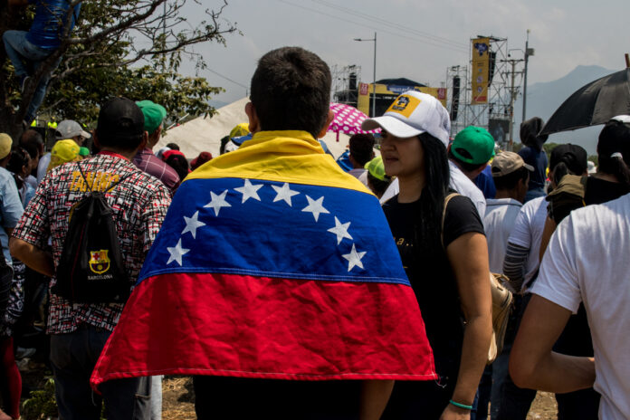 6 millones de venezolanos podrían huir en pocos meses de la crisis generada por el régimen 6 millones de venezolanos podrían huir en pocos meses de la crisis generada por el régimen