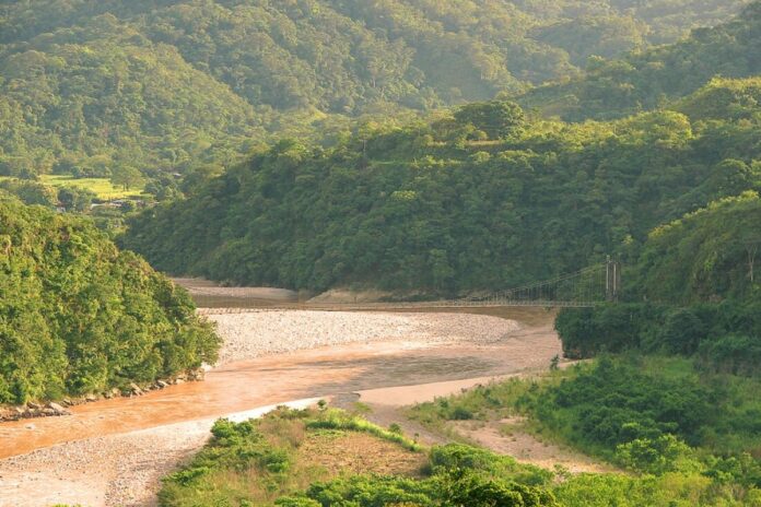 Desbordamiento del río Torbes en el estado Táchira afecta a comunidades de tres municipios Desbordamiento del río Torbes en el estado Táchira afecta a comunidades de tres municipios
