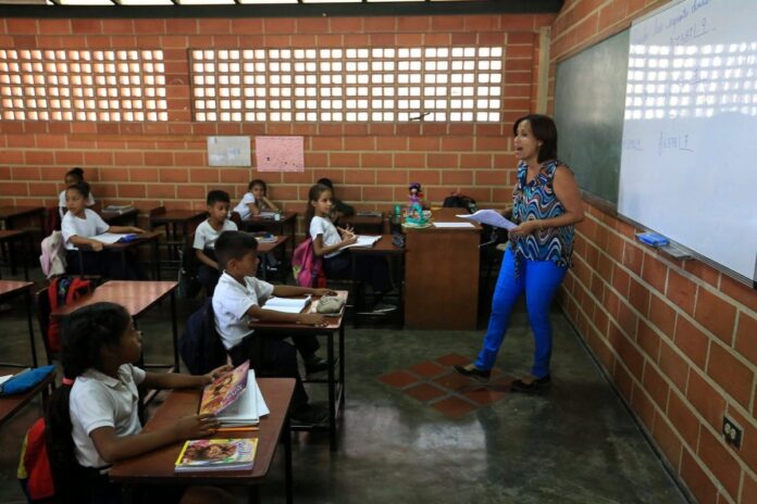 María Corina Machado denunció la situación de los maestros en Venezuela: «Tienen un salario de hambre» María Corina Machado denunció la situación de los maestros en Venezuela: "Tienen un salario de hambre"
