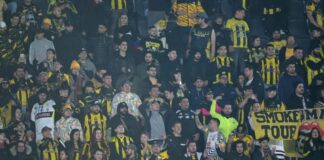 Liberan a 24 y dejan detenidos a cinco hinchas del Deportivo Táchira en Caracas tras arresto el sábado #14Jun Liberan a 24 y dejan detenidos a cinco hinchas del Deportivo Táchira en Caracas tras arresto el sábado #14Jun