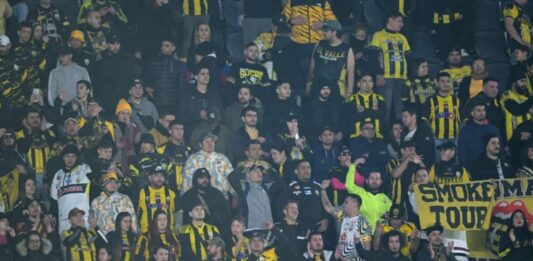 Liberan a 24 y dejan detenidos a cinco hinchas del Deportivo Táchira en Caracas tras arresto el sábado #14Jun