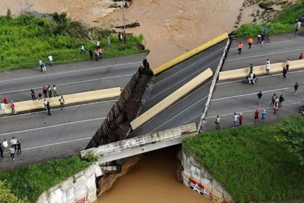 Informan habilitación de vía alterna en Portuguesa tras colapso de puente que conecta con los Andes