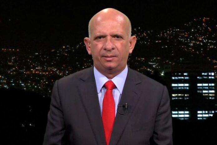 Analistas sobre declaración de culpabilidad de Hugo ‘El Pollo’ Carvajal: «Son funcionarios que ejercen de manera arbitraria y juegan con los intereses del pueblo venezolano» Analistas sobre declaración de culpabilidad de Hugo 'El Pollo' Carvajal: "Son funcionarios que ejercen de manera arbitraria y juegan con los intereses del pueblo venezolano"
