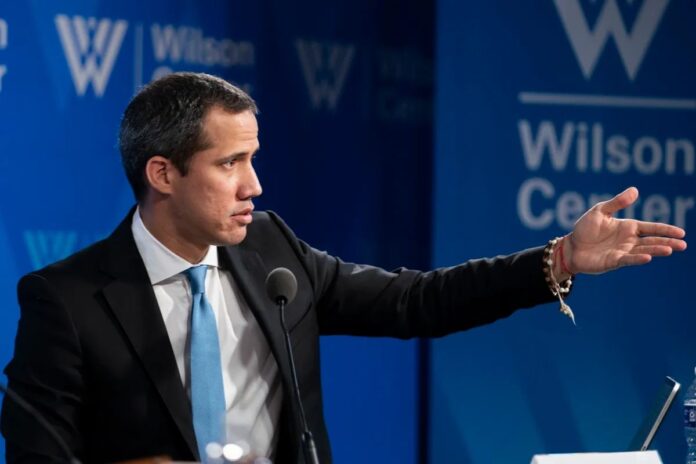 Tarek William Saab investigará a Juan Guaidó por audios de caso de corrupción en España Tarek William Saab investigará a Juan Guaidó por audios de caso de corrupción en España