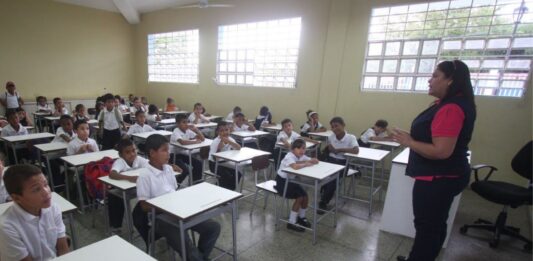 Fordisi denuncia suspensión arbitraria de salarios a más de 40 mil docentes en Venezuela