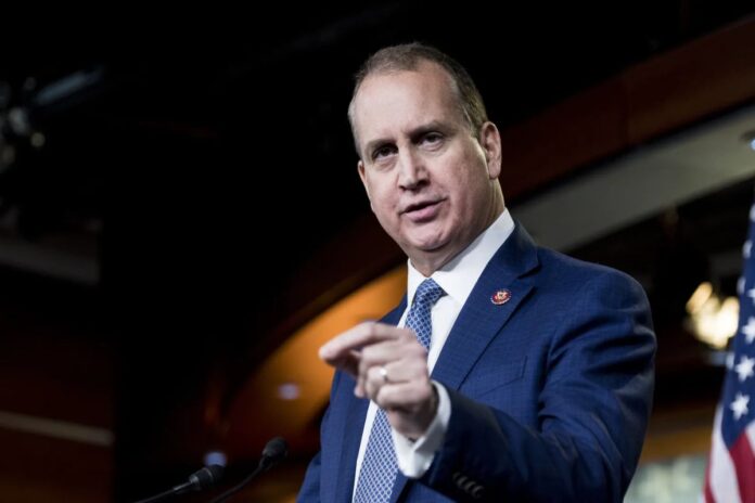 Congresista Mario Díaz-Balart advierte que Gregory Sanabria corre un grave peligro si es deportado a Venezuela Congresista Mario Díaz-Balart advierte que Gregory Sanabria corre un grave peligro si es deportado a Venezuela