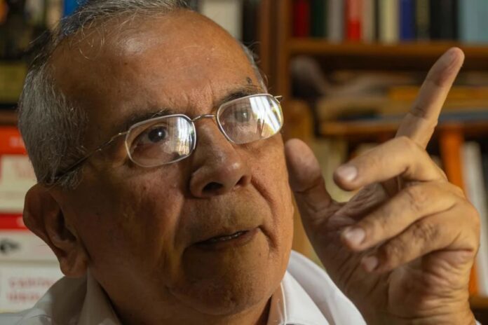 Excarcelado el exministro de Hugo Chávez, Rodrigo Cabezas, y otros dos economistas Excarcelado el exministro de Hugo Chávez, Rodrigo Cabezas, y otros dos economistas