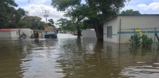 Crecida histórica del Orinoco mantiene en emergencia a los estados Amazonas y Bolívar