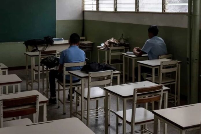 Las cinco materias que el ministro de Educación del régimen de Nicolás Maduro someterá a «discusión» para cambios Las cinco materias que el ministro de Educación del régimen de Nicolás Maduro someterá a "discusión" para cambios