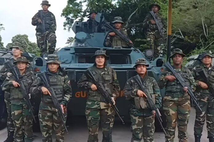 Régimen de Nicolás Maduro utiliza a mujeres militares para amenazar a María Corina Machado Régimen de Nicolás Maduro utiliza a mujeres militares para amenazar a María Corina Machado