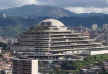 “No se soluciona nada cerrando El Helicoide mientras existan hombres y mujeres inocentes tras las rejas” Foro Penal confirmó excarcelación de 57 presos políticos: Estaban en El Helicoide, Tocorón y el Rodeo