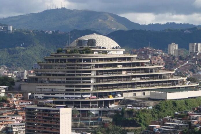 “No se soluciona nada cerrando El Helicoide mientras existan hombres y mujeres inocentes tras las rejas” Foro Penal confirmó excarcelación de 57 presos políticos: Estaban en El Helicoide, Tocorón y el Rodeo