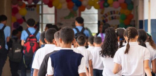 9 de cada 10 de los uniformes escolares que se venden en Venezuela son importados