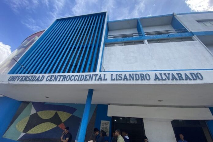 Denuncian colapso de condiciones laborales en universidades de Venezuela Denuncian colapso de condiciones laborales en universidades de Venezuela