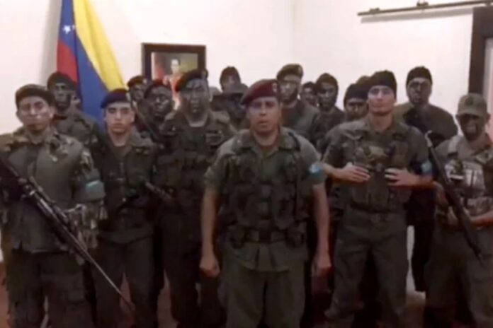 Reviven video de las condiciones de detención del capitán Caguaripano, quien llamó públicamente a rebelarse contra Nicolás Maduro Reviven video de las condiciones de detención del capitán Caguaripano, quien llamó públicamente a rebelarse contra Nicolás Maduro