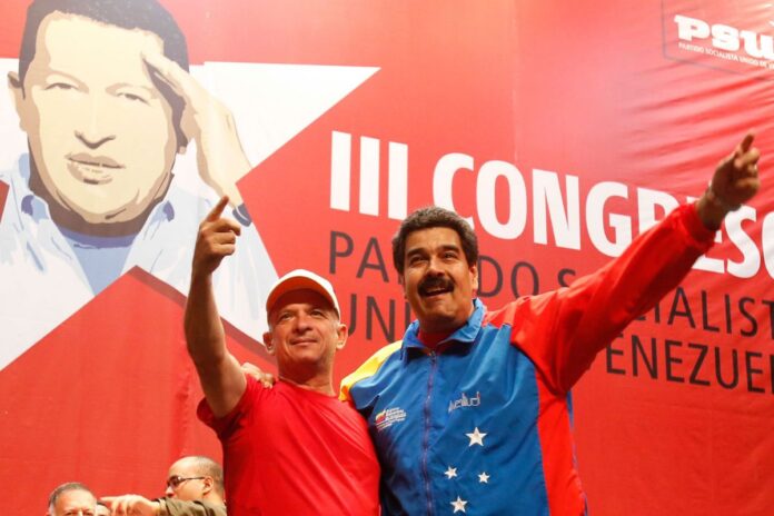«Hugo ‘El Pollo’ Carvajal habría alertado a Hugo Chávez sobre contratos de Nicolás Maduro en medio de la crisis eléctrica» "Hugo 'El Pollo' Carvajal habría alertado a Hugo Chávez sobre contratos de Nicolás Maduro en medio de la crisis eléctrica"