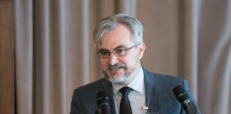 «Petro, Sheinbaum, Lula da Silva e inclusive el Gobierno de España deben definir de qué lado están sobre las acciones de EE. UU. hacia el régimen de Maduro» "Petro, Sheinbaum, Lula da Silva e inclusive el Gobierno de España deben definir de qué lado están sobre las acciones de EE. UU. hacia el régimen de Venezuela"