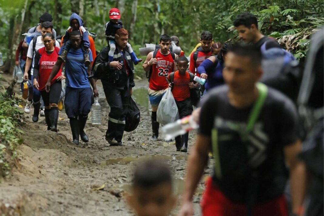 Más de 18 mil migrantes, en su mayoría venezolanos, regresaron a Sudamérica tras intentar llegar a Estados Unidos
