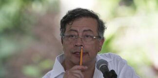 Gustavo Petro desmiente a Diosdado sobre presencia del ELN en Venezuela y se refiere al despliegue militar en Mar Caribe: «Una invasión de EE. UU. a Venezuela la convertiría en otra Siria Gustavo Petro desmiente a Diosdado sobre presencia del ELN en Venezuela y se refiere al despliegue militar en Mar Caribe: "Una invasión de EE. UU. a Venezuela la convertiría en otra Siria
