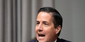 Senador Bernie Moreno: «Nicolás Maduro debería dormir con los ojos abiertos, alguien en Venezuela será 50 millones de dólares más rico pronto» Senador Bernie Moreno: "Nicolás Maduro debería dormir con los ojos abiertos"