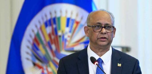 Secretario General de la OEA reacciona con prudencia al despliegue militar estadounidense en el Caribe y América Latina