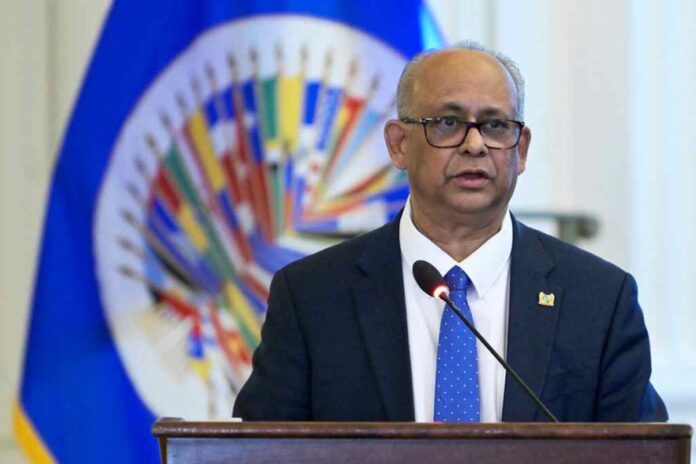 Secretario General de la OEA reacciona con prudencia al despliegue militar estadounidense en el Caribe y América Latina Secretario General de la OEA reacciona con prudencia al despliegue militar estadounidense en el Caribe y América Latina
