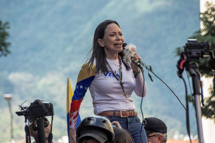Forbes destaca a María Corina Machado como líder legítima frente al régimen de Nicolás Maduro Forbes destaca a María Corina Machado como líder legítima frente al régimen de Nicolás Maduro un régimen criminal