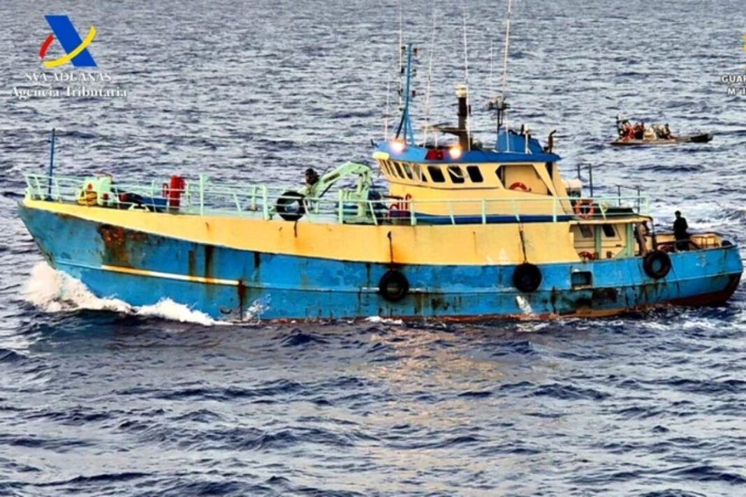 Detienen a venezolano y cuatro bangladesíes en Canarias tras incautarles tres toneladas de droga