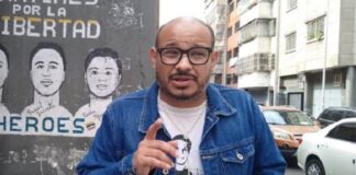 Esposa de Carlos Julio Rojas: «Es irónico, recibe un premio por defender derechos, pero sus derechos han sido violados al extremo» Esposa de Carlos Julio Rojas: "Es irónico, recibe un premio por defender derechos, pero sus derechos han sido violados al extremo"