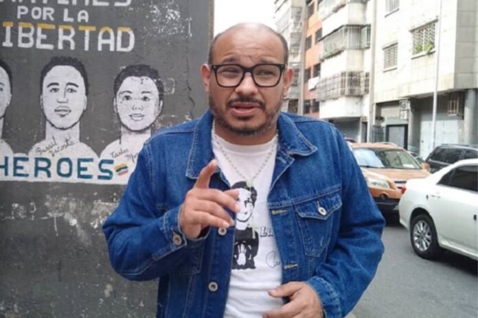 Esposa de Carlos Julio Rojas: «Es irónico, recibe un premio por defender derechos, pero sus derechos han sido violados al extremo» Esposa de Carlos Julio Rojas: "Es irónico, recibe un premio por defender derechos, pero sus derechos han sido violados al extremo"