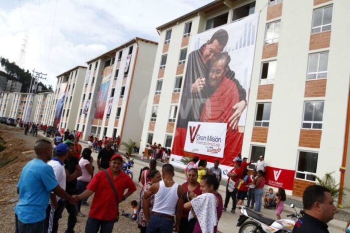Detienen dos hombres que estafaban con entrega de casas de la Gran Misión Vivienda Detienen dos hombres que estafaban con entrega de casas de la Gran Misión Vivienda